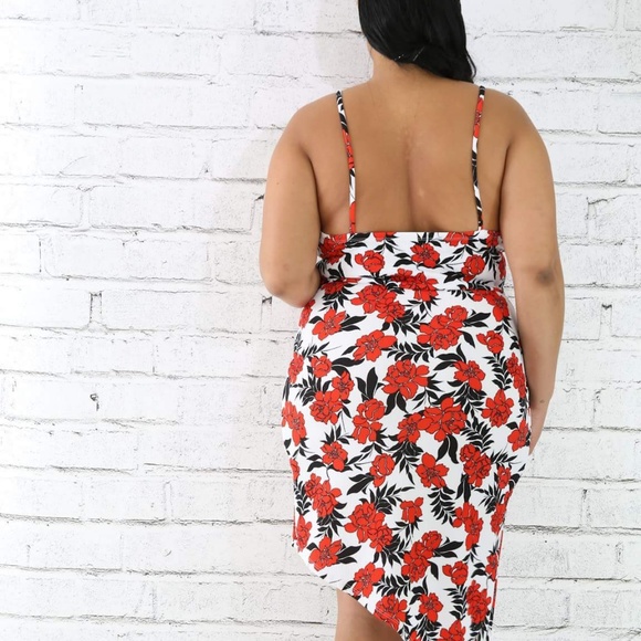 Plus Size Lost Blossoms Dress - Picture 3 of 3